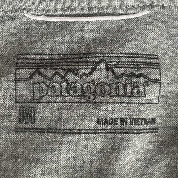 Patagonia 3/4 Sleeve Zip Pocket Cycling Shirt in Grey - Size Medium - Picture 5 of 10